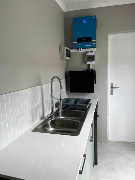 Holiday home Amazing Brand New With Pool!