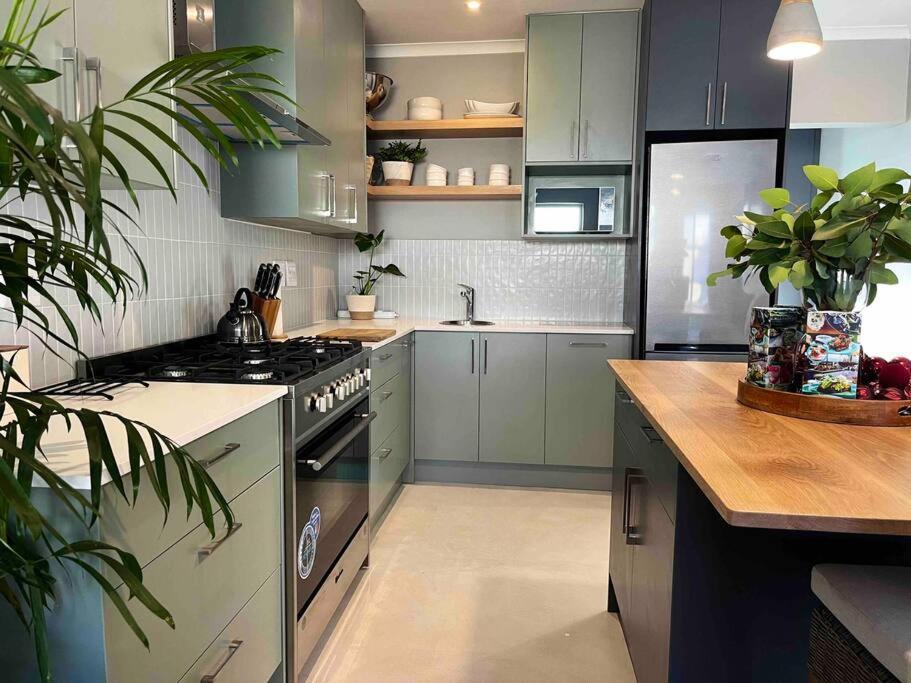 Holiday home Amazing Brand New With Pool! *