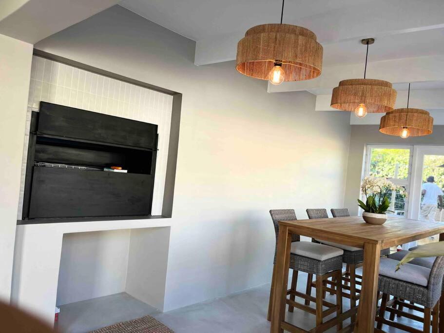 Holiday home Amazing Brand New With Pool! Hermanus