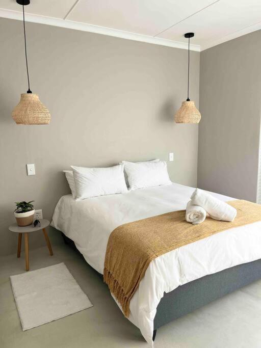 Amazing Brand New With Pool! Hermanus