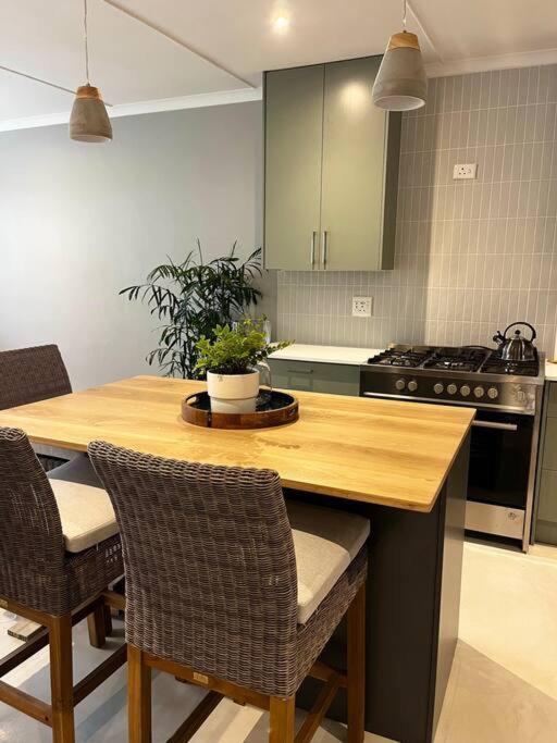 Amazing Brand New With Pool! Hermanus